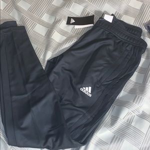 ⚡️NWT⚡️ DARK GRAY ADIDAS JOGGERS⚡️